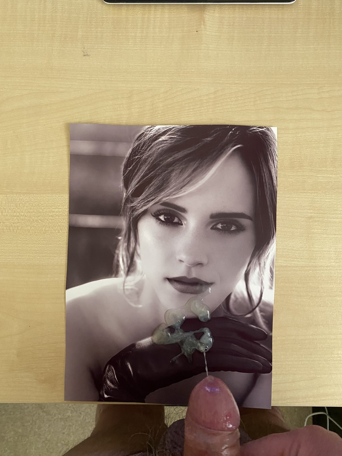 XVco7TO2 Emma Watson Cum & Piss Tribute 11.jpg